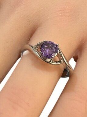 Vintage Amethyst Ring Silver Tone Purple Center Size 9 Womens Jewelry Gift